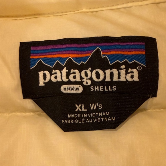 Patagonia Women's Cream Puffer Vest - size XL - Picture 2 of 6